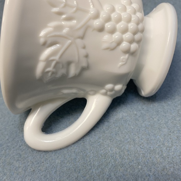 Indiana Colony Milk Glass White Harvest Grape 6 ounce Footed Cup - Picture 7 of 9